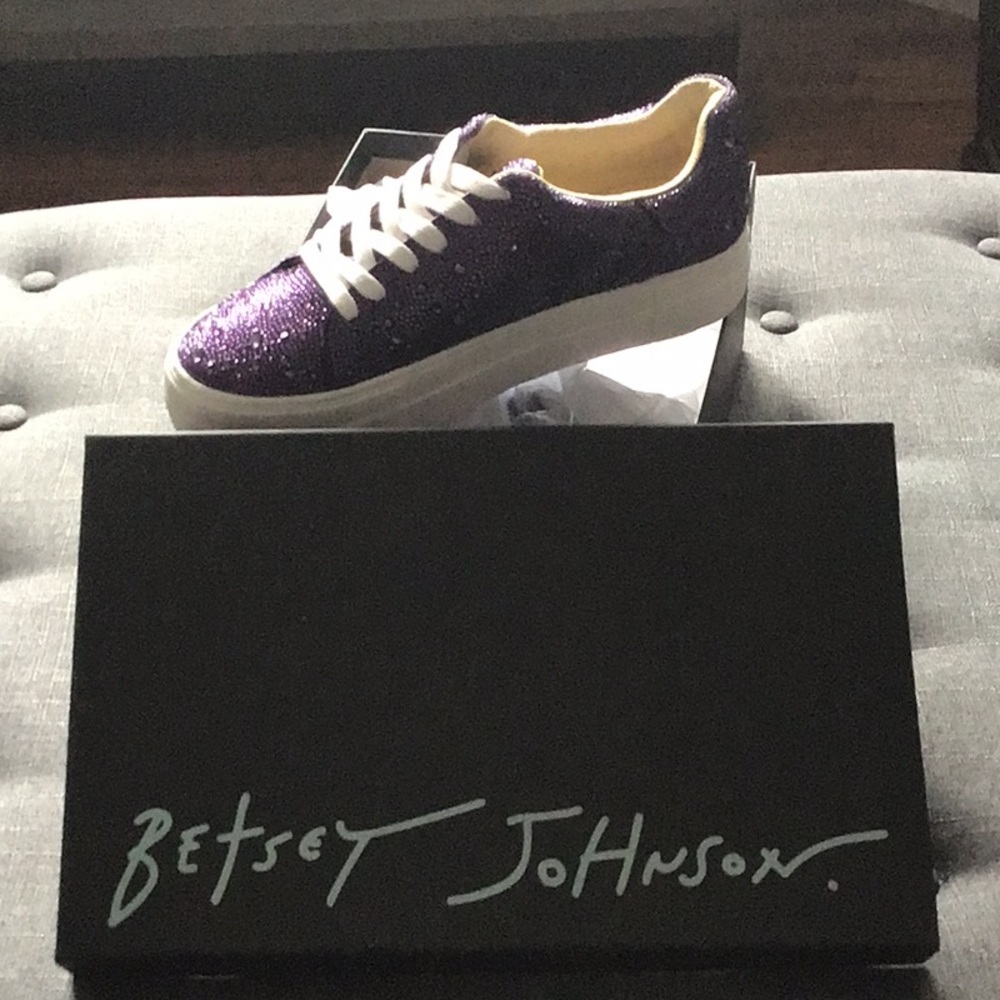 Woman’s fashion sneakers